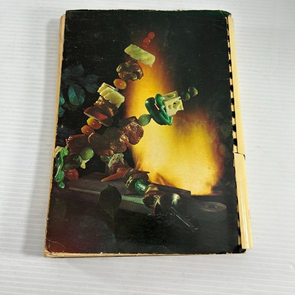 Vintage 1966 Favorite Recipes of Jaycee Wives Meats Cookbook Seafood Poultry - Picture 2 of 9